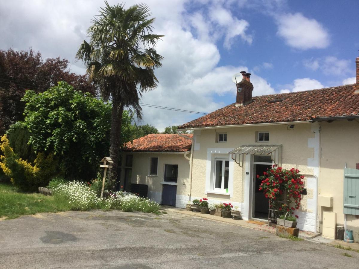 The Little House Villa Mezieres-sur-Issoire Bagian luar foto